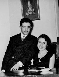 Marisa Calvo y Rafael Montesinos en  la tarde que se conocieron en la Tertulia. 21 de febrero de 1952. Foto: Basabe.
